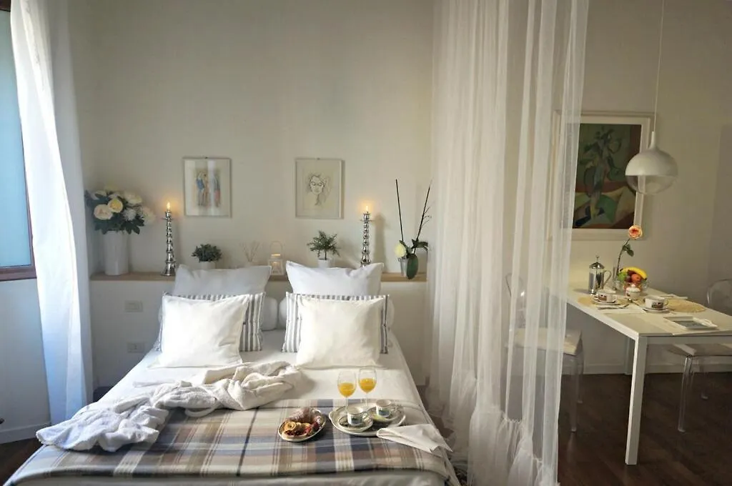 Nido Bianco - Sylish Studio In Historic Centre Apartment Vicopisano
